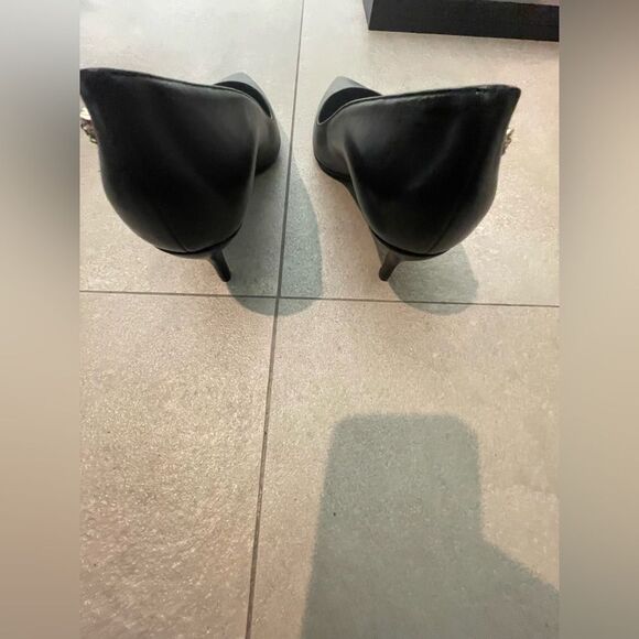 2 Item Bundle - Versace Pumps - sz 7.5 - Black - Salvatore Ferragamo Sunglasses - Picture 12 of 15